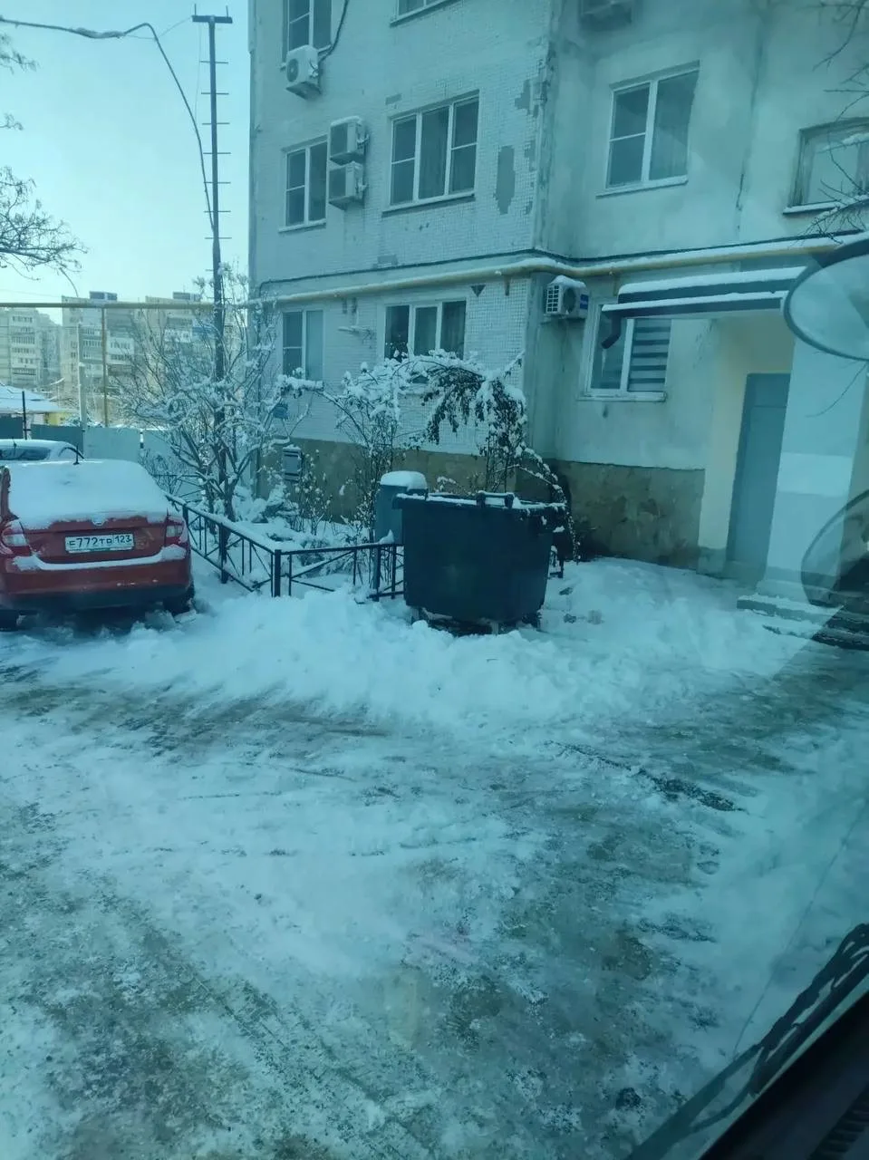 ❄️Несмотря на сложные погодные условия и тяжелую дорожную ситуацию, «Южный региональный оператор» пр