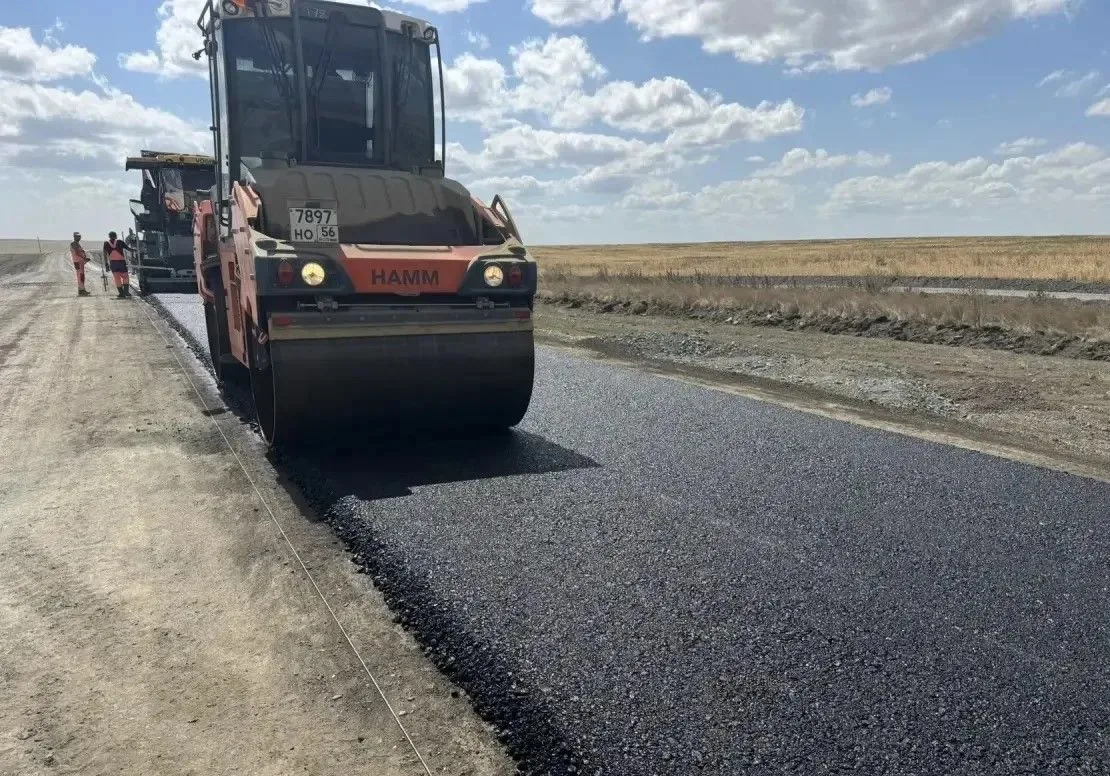 На востоке области продолжается капитальный ремонт дороги Орск-граница Республики Башко...