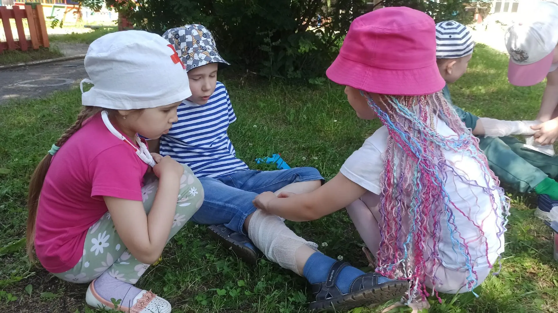 🕯️ Подвиг, который живёт в памяти поколений
Сегодня, в «День памяти и скорби» воспитанники средней 