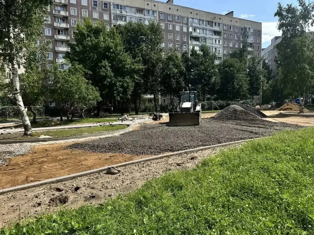 В МО Юнтолово стартовала реконструкция площадок на Шаврова, 5к2

На территории начались масштабные р