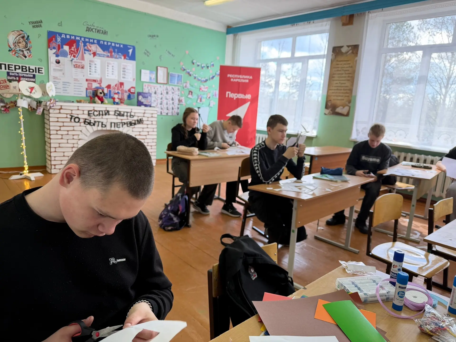 «Окна Победы»: наши активисты помнят и гордятся 🇷🇺
