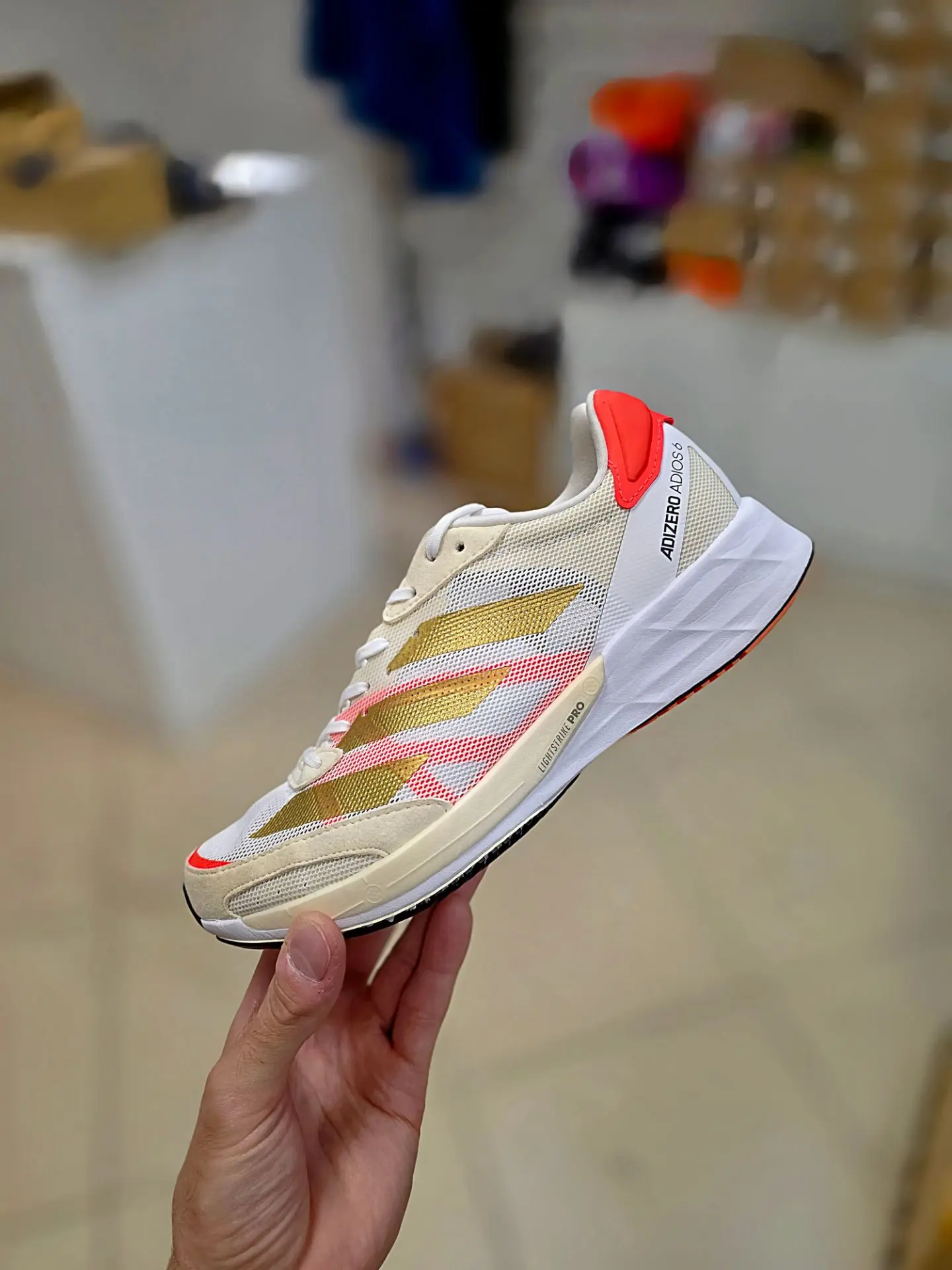 1) Adidas Adizero Adios 6 (24 см) - 8600