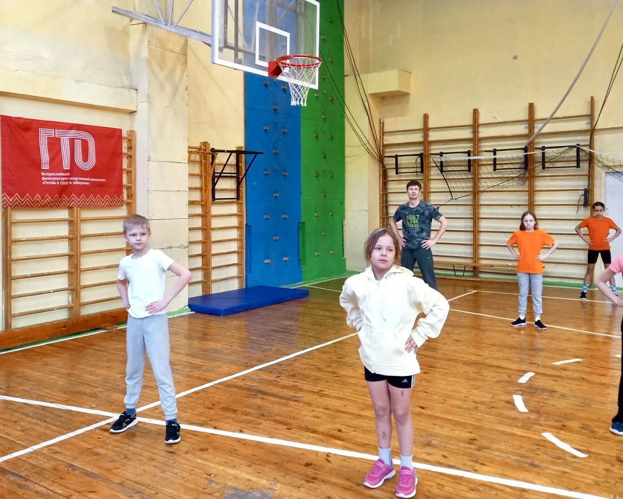 🏃Продолжается сдача нормативов ГТО в нашей школе!  🙋🏻‍♂️🙋🏻‍♀️Ученики вновь демонстрируют свою физиче