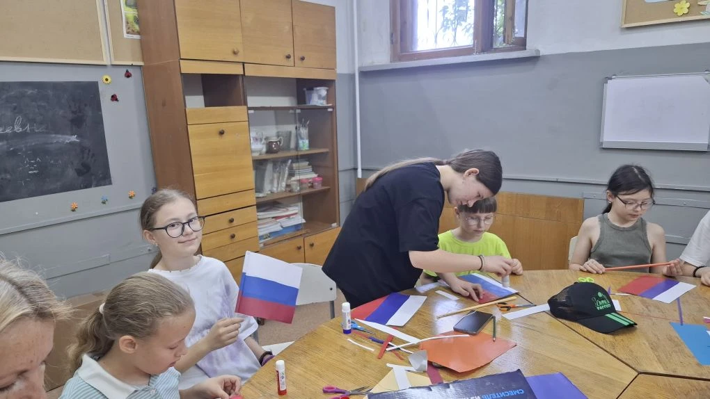 🇷🇺 «СВЕРСТНИК»: ДЕНЬ 9 — ДЕНЬ РОССИИ. КАК МЫ ЕГО ПРОВЕЛИ?

Этот день стал особенным для всего лаге