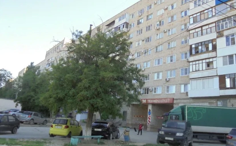 Бастрыкин взял на контроль: жители аварийного дома на 50 лет Октября в Волгограде дожда...