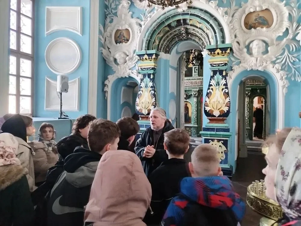 Сегодня учащиеся 6д класса МОУ "СОШ имени А. П. Чехова" (Бужаровское отделение), посетили с экскурси