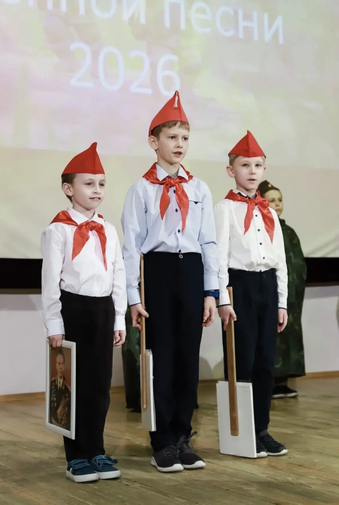 🎶В нашей школе прошёл конкурс военной песни  Казалось бы, эти песни знают наизусть бабушки и дедушки
