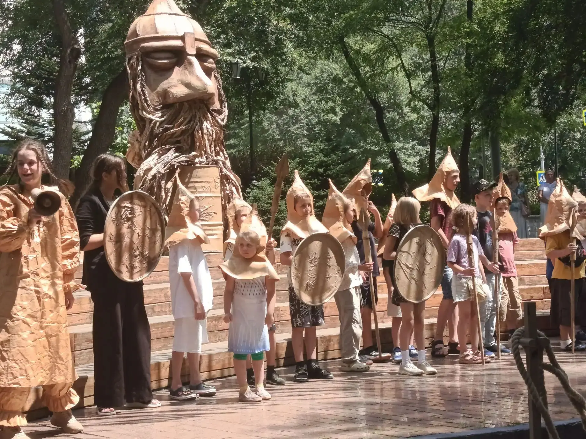 ☀️🎭 Третья смена открыла двери в мир сказок! 🎭☀️

Сегодня наши юные исследователи из лагеря «Солны
