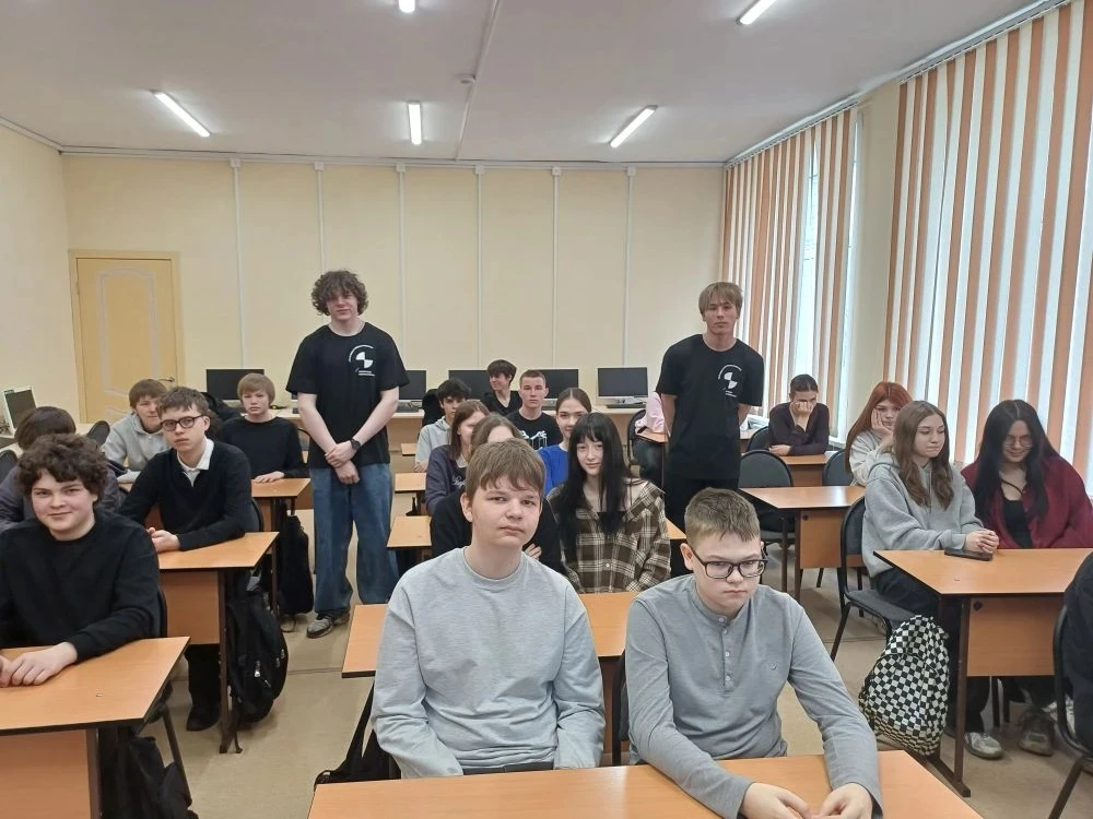 🎓 Профориентация в действии: «ПРОФЕССИОНАЛИТЕТ – ТЫ В ХОРОШЕЙ КОМПАНИИ!»  Во Второй школе состоялся 