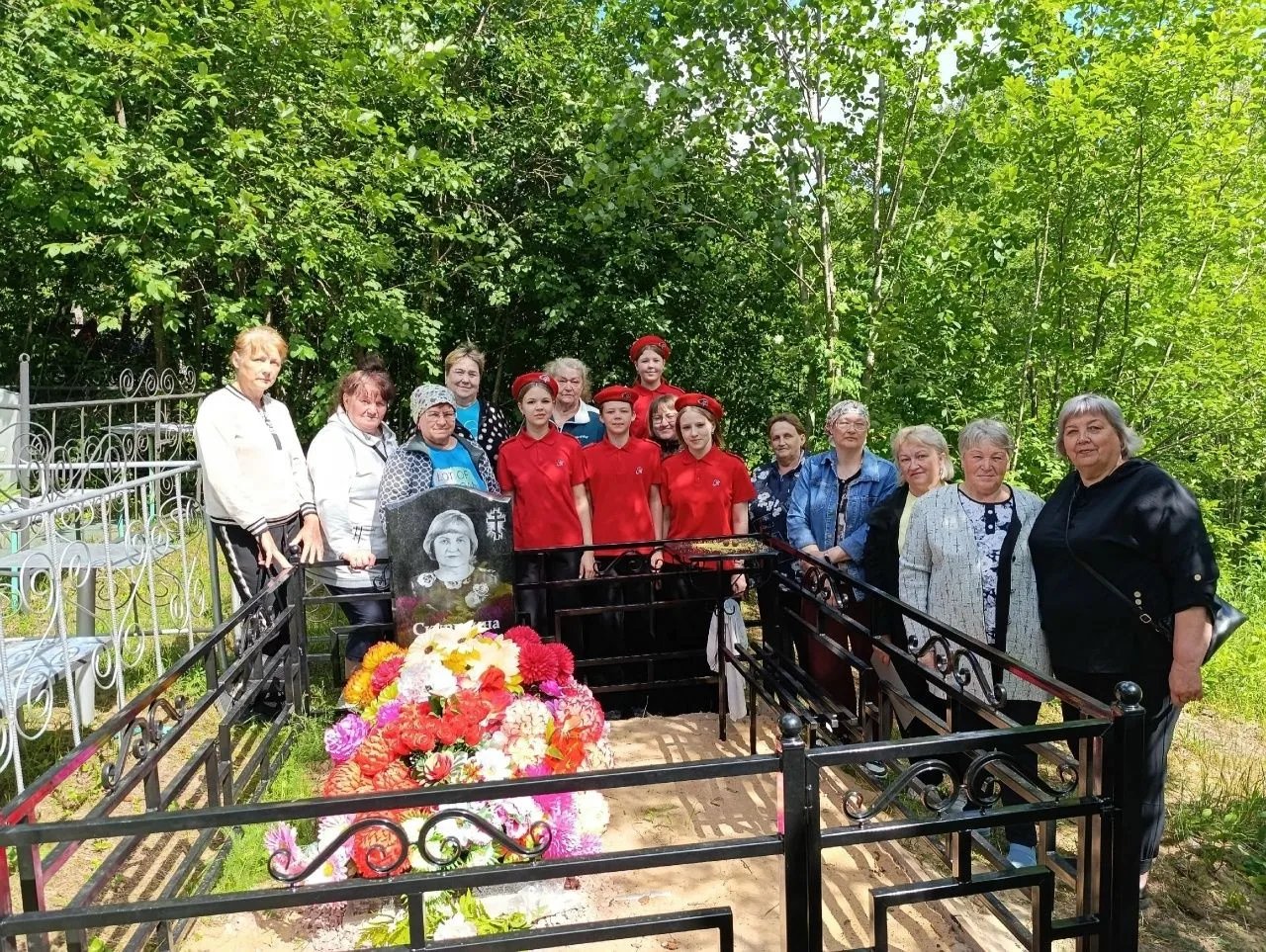 Ангел в белом халате

В Погорелове накануне профессионального праздника почтили память заслуженного 