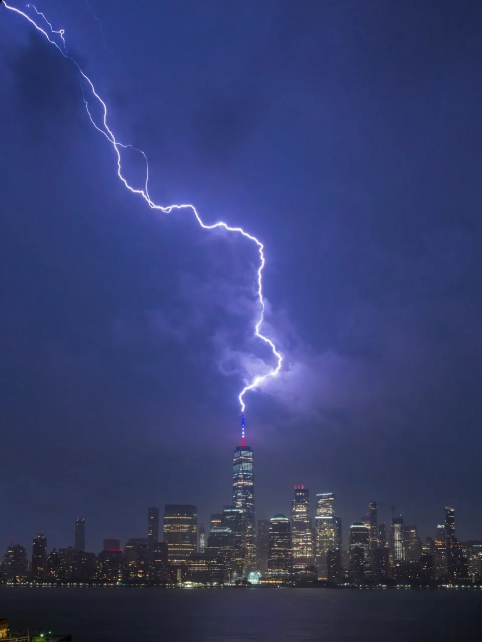 ⚡ Удары молний в Нью-Йорке (США, 14 июня 2026)