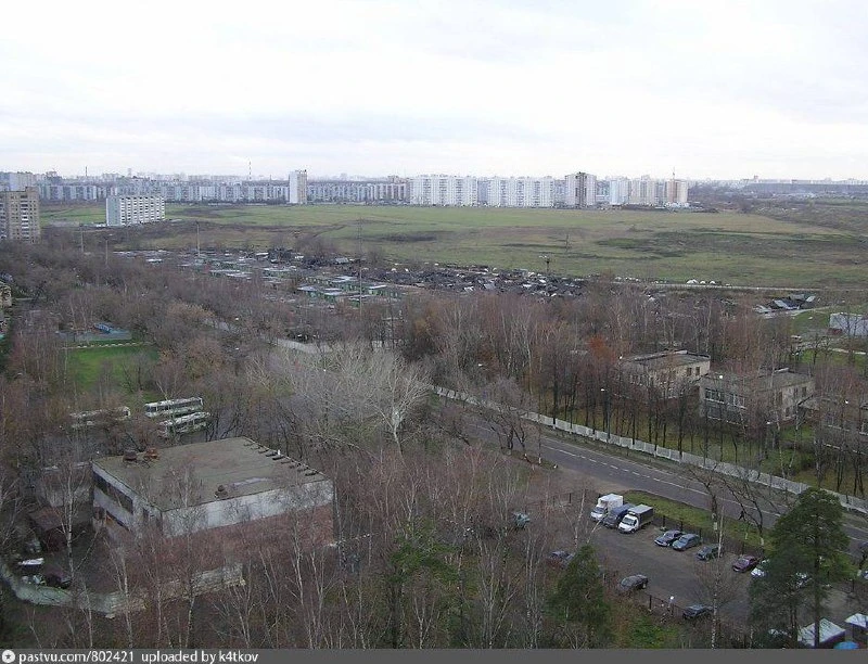 Окраина Некрасовки. 1999 год.