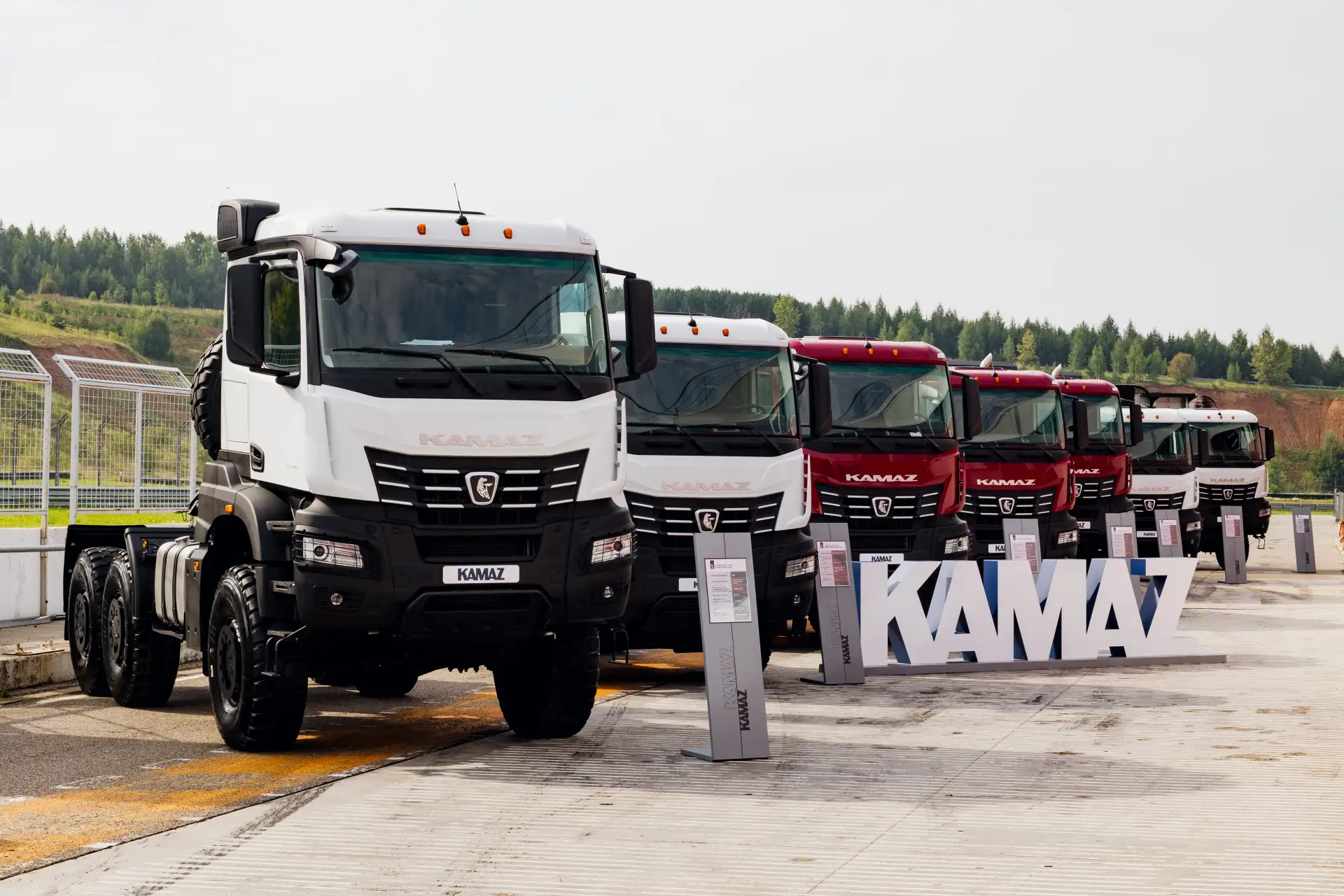 «КАМАЗ» организовал в Казани тест-драйв седельных тягачей новейшего поколения К5 для кр...