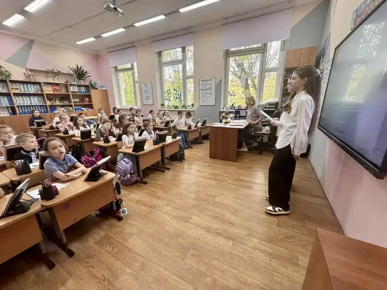 🇷🇺 Георгиевская лента — символ памяти и благодарности  В преддверии Дня Победы в нашей школе прошла 