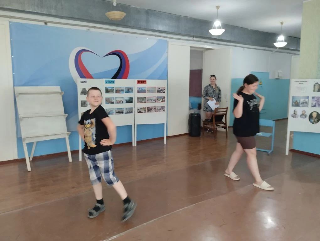 День прошёл плодотворно 👍💪. После зарядки и завтрака-трудовой десант у памятника Скорбящей Матери,