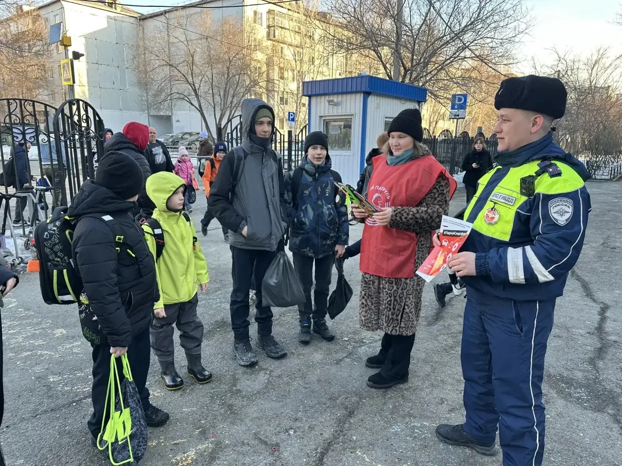 🚘 ДЕНЬ УЧАСТИЯ РОДИТЕЛЕЙ В АКЦИЯХ ДОРОЖНОЙ БЕЗОПАСНОСТИ  ☀️С самого утра, у первого корпуса школы №6
