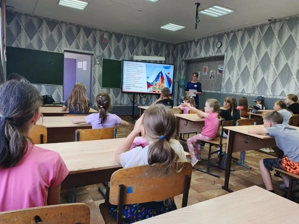 Сегодня в нашем лагере прошла важная и познавательная встреча!

К ребятам заглянула инспектор по про