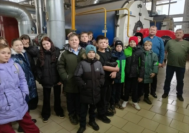 1 декабря 2025 года на нашем предприятии побывали ученики 6Б класса МАОУ СШ № 2 р.п. Ту...