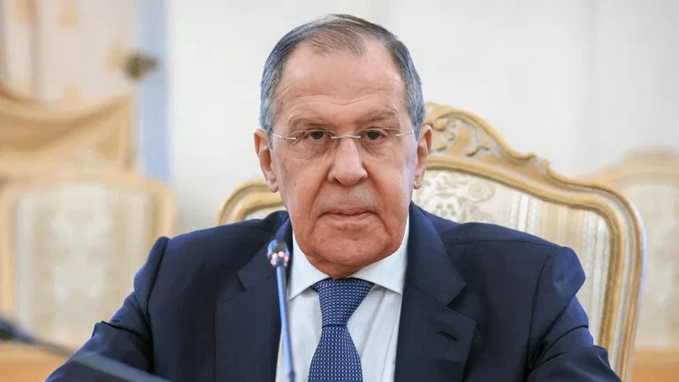 Большинство россиян не готово обменять тысячелетнюю историю страны на «бусы» от Запада