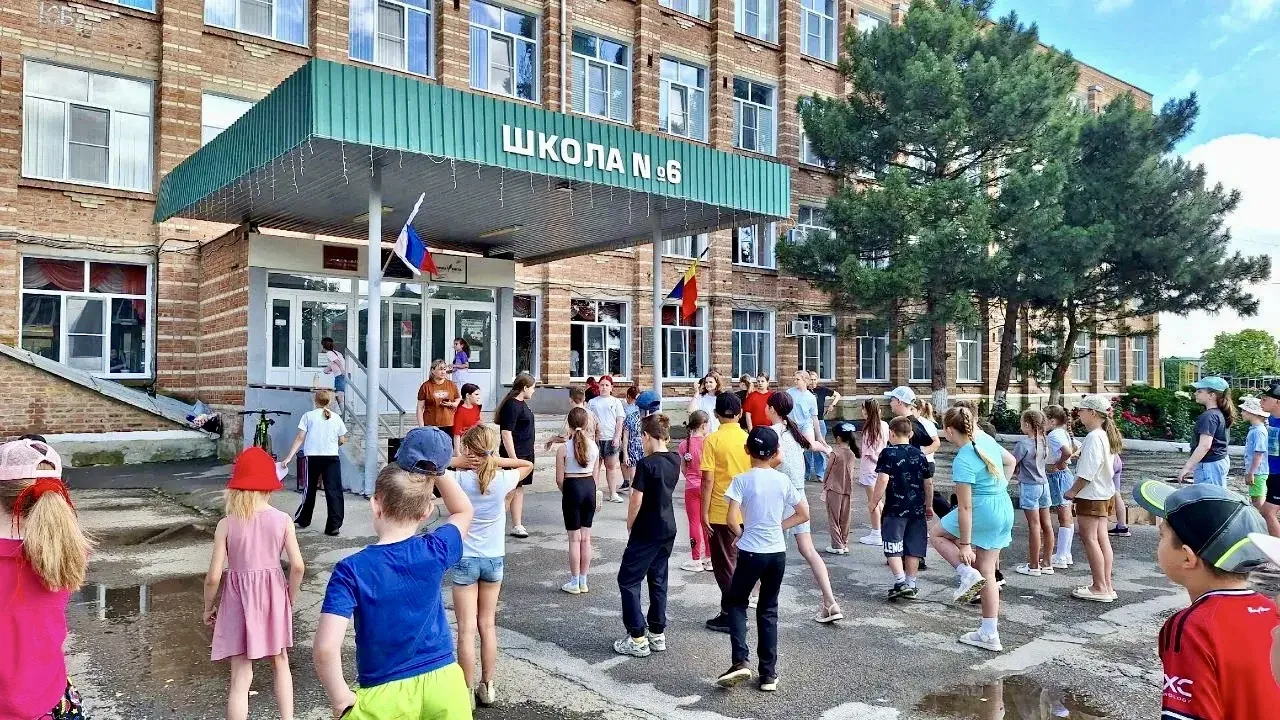 ☀️ Лагерь «Солнышко» открыл свои двери для самых весёлых, активных и любознательных ребят!

Смех, иг
