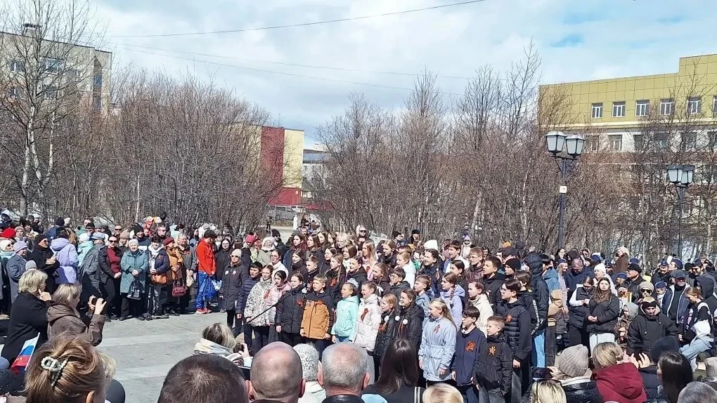 🎖️9 мая на фестивале военных песен ученики 5 «А», 5 «Б» и 7 «В» классов исполнили песн...
