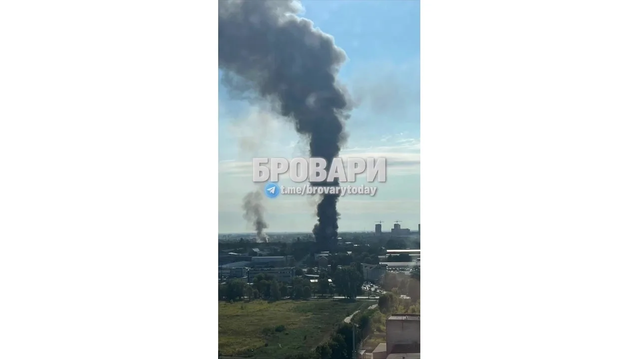 Пожар в Броварах Киевской области после удара Герани