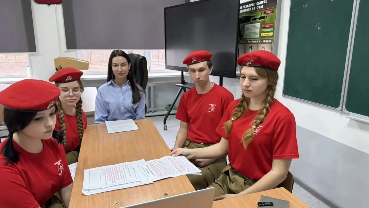 🇷🇺НОВОНИКОЛЬСК — САНКТ-ПЕТЕРБУРГ: телемост памяти 🇷🇺  Вчера, 26 февраля, расстояние в тысячи километ
