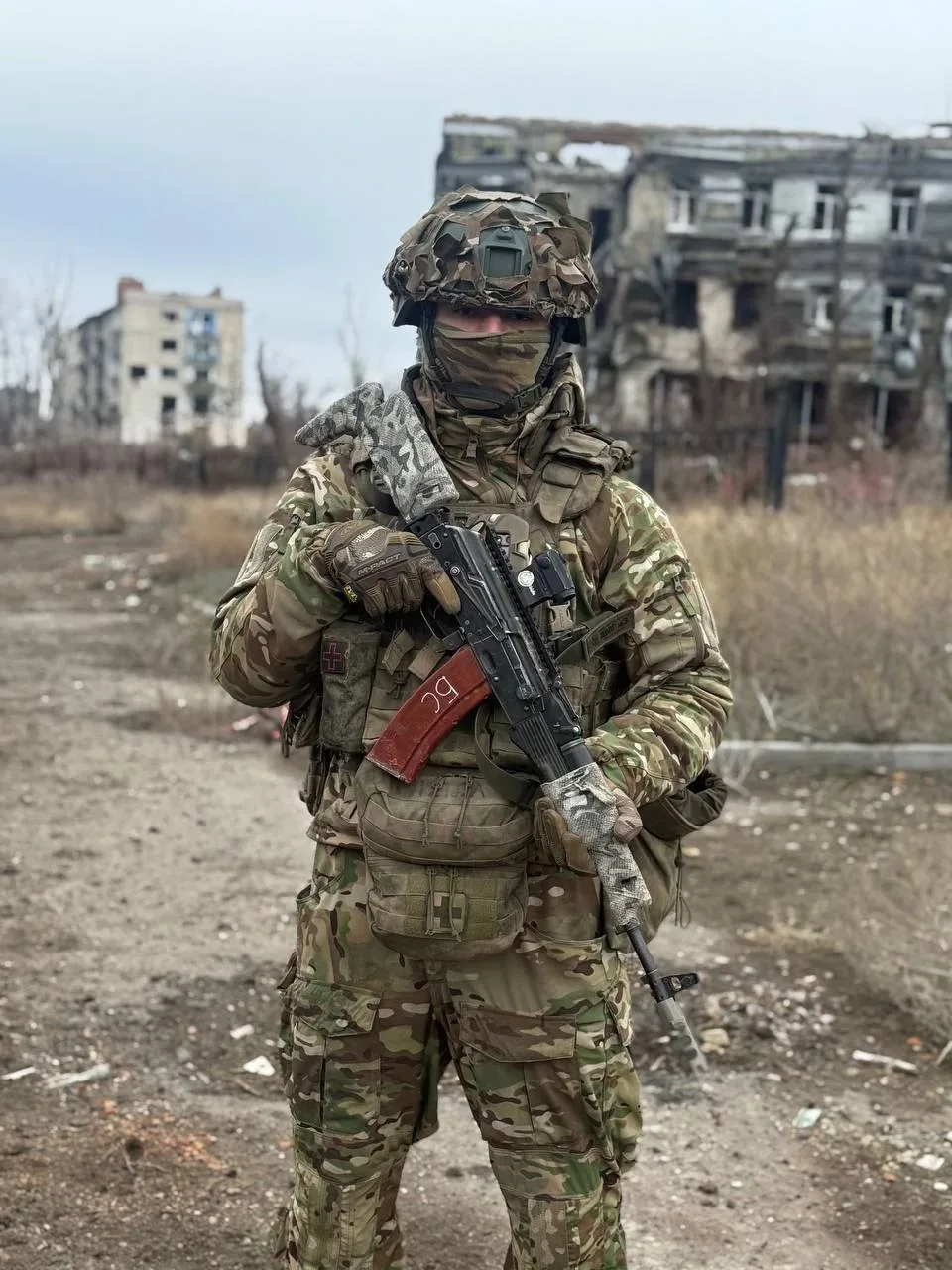 Тимур В. проживает в поселке Прикаспийский Астраханской области. Здесь же окончил школу...