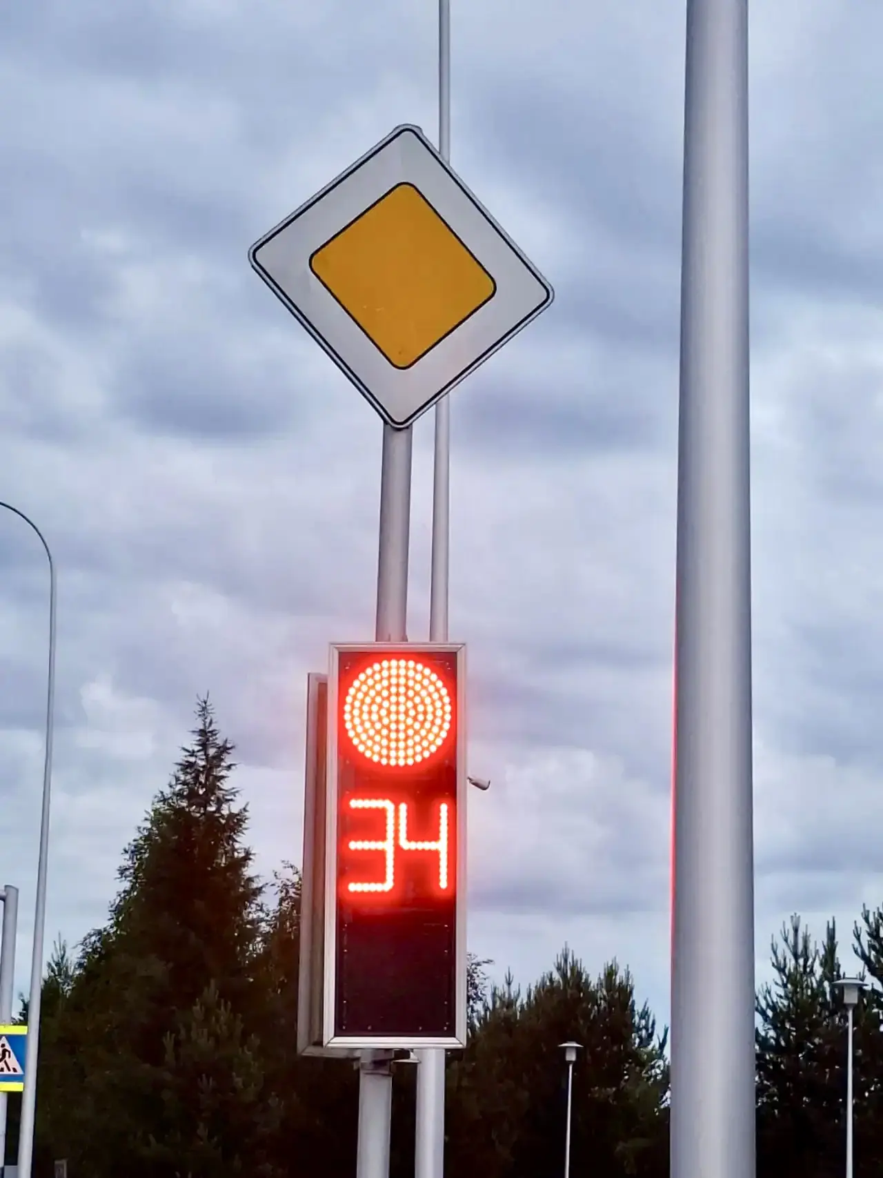 Уважаемые горожане! 
22 июня с 9:00 до 14:00 на перекрестке улиц Ленина - Дзержинского будут проводи