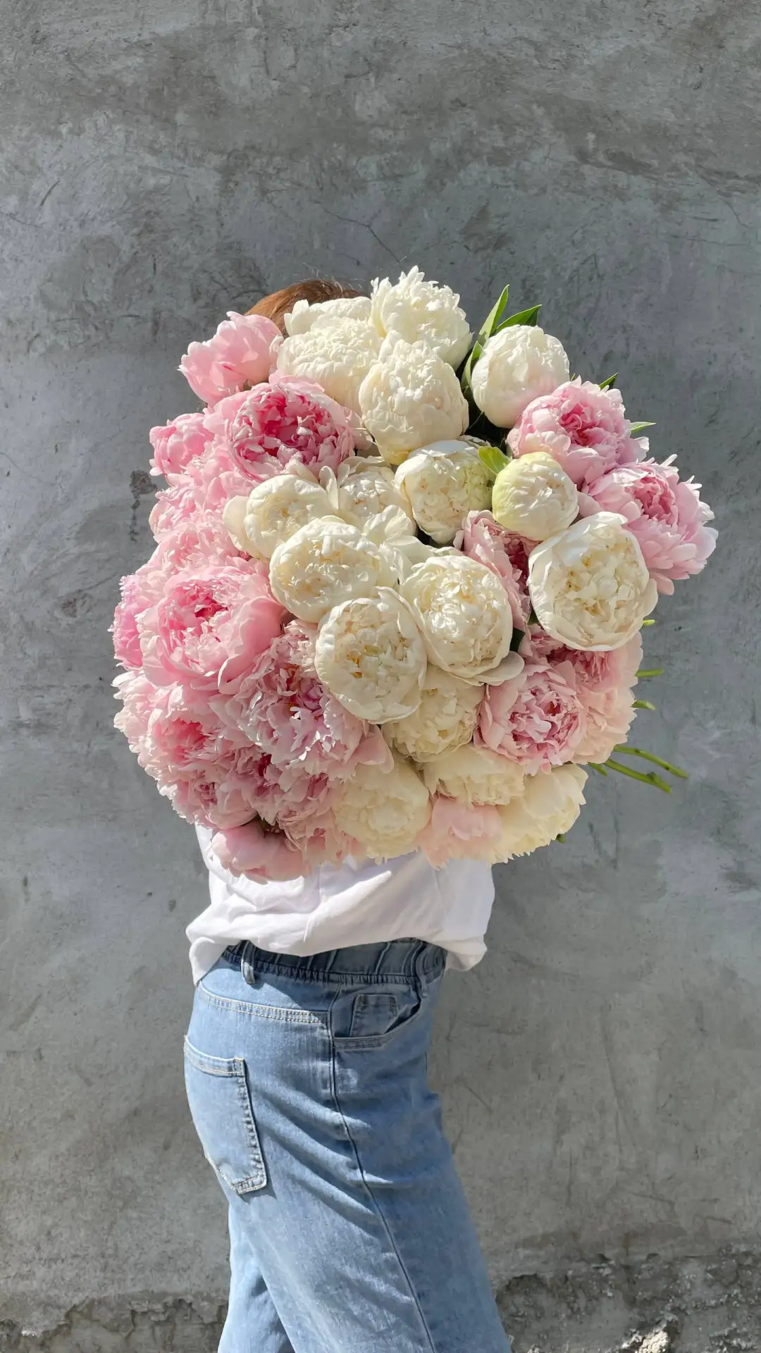 Ура, к нам приехали-и пионы 🌸🐚

Свежие, хрустящие и такое нежные. 

Цена пиона — 500 ₽/шт. 

Готов