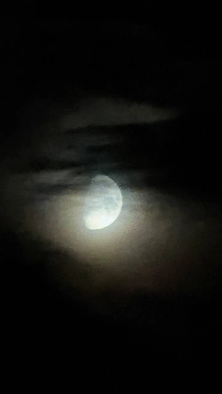 Таинственная луна 🌝