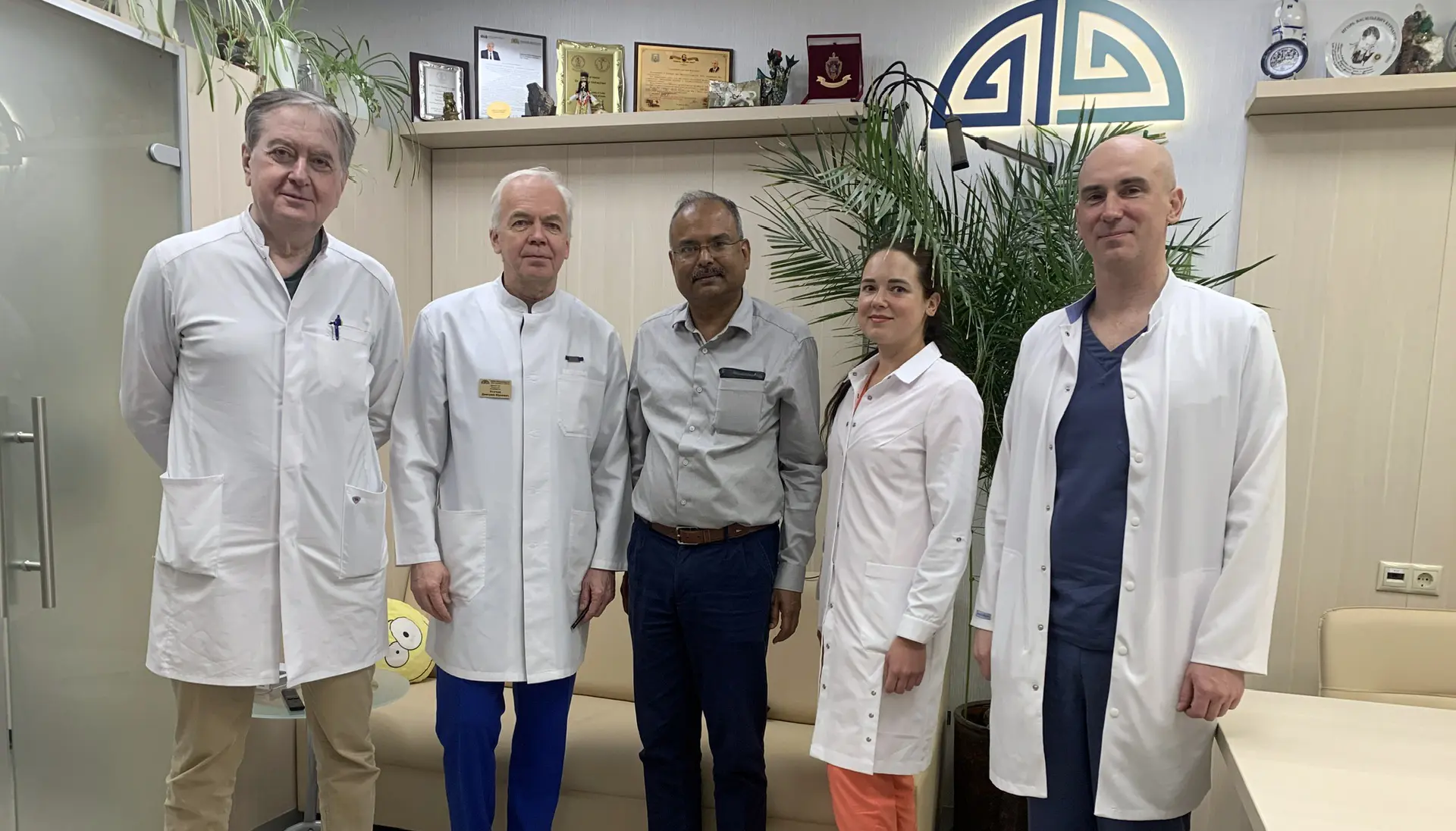 Новый виток российско-индийского сотрудничества!   🏥 Сегодня Центр нейрохирургии с ответным визитом 