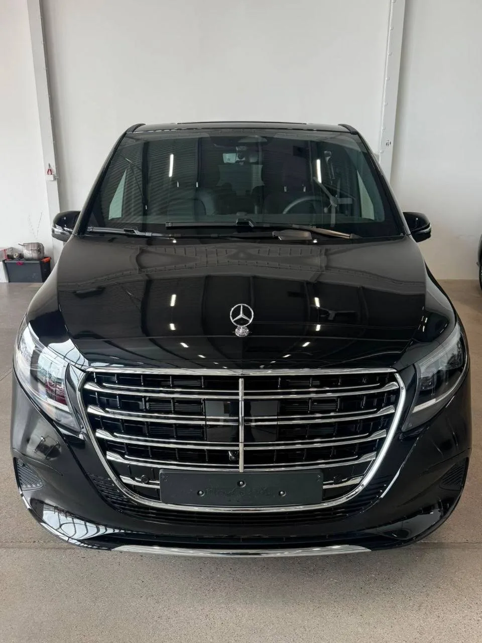 Куплен в Германии 🇩🇪

Новенький , только получили с завода ❤️‍🔥

Mercedes V 300 Extra long 
2026 