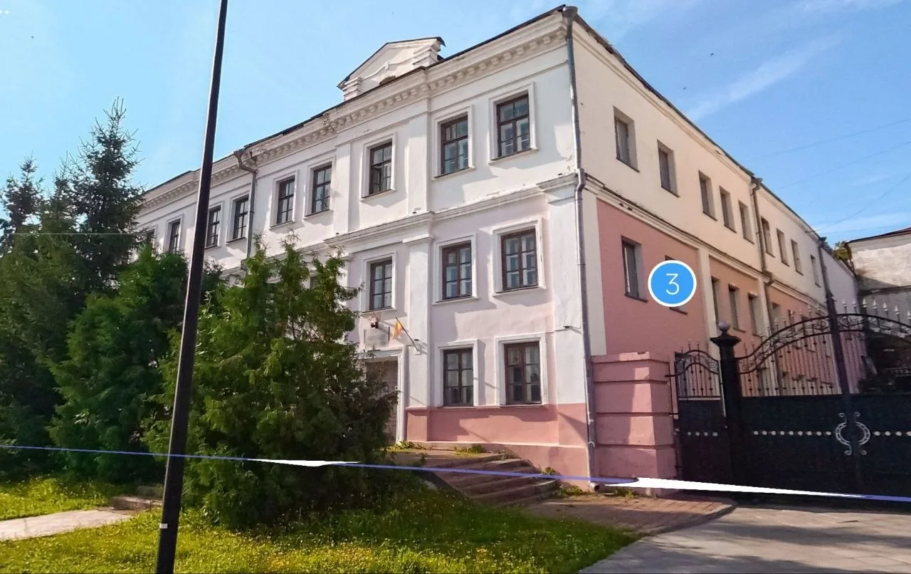 🏚️ В Чебоксарах отремонтируют Дом купцов Иевлевых на Красной площади. Здание 1917 года...