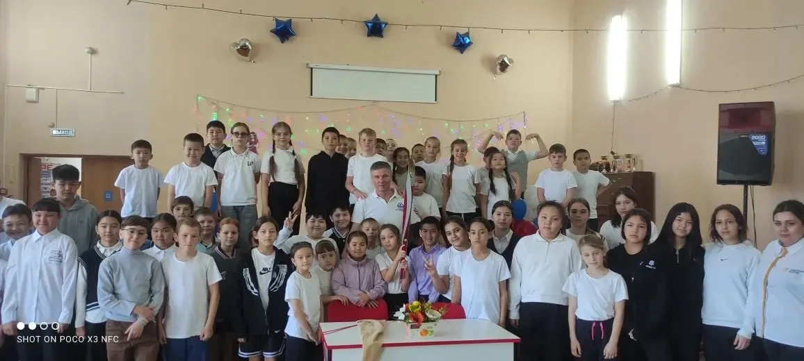 🏆Олимпийский урок с чемпионом: встреча, которая вдохновляет!
В селе Раздор состоялся открытый олимп
