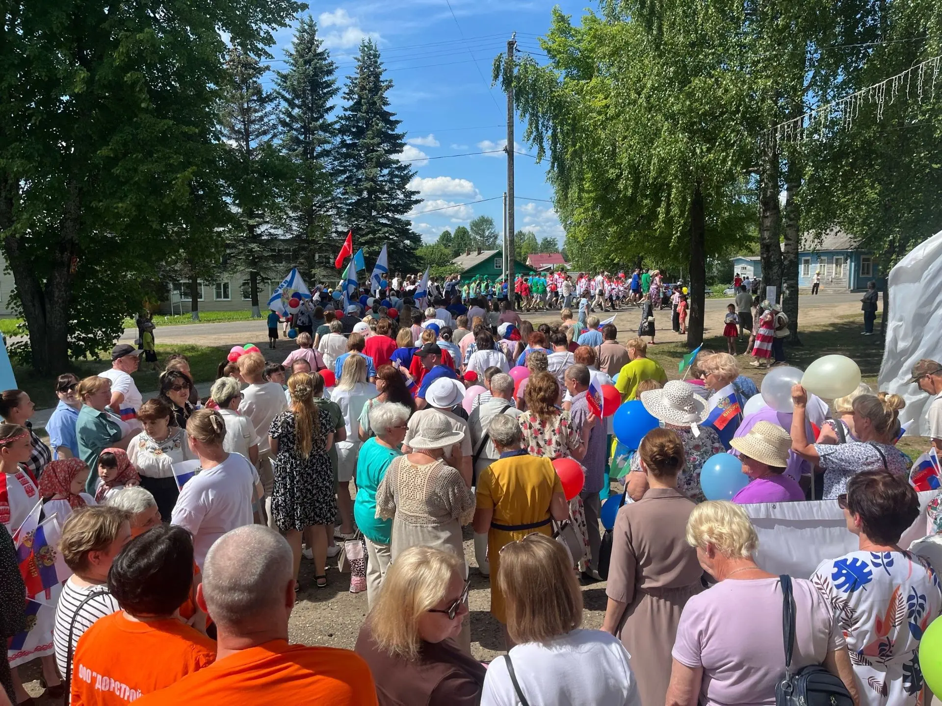 🇷🇺✨12 июня на центральной площади с.Павино прошел большой праздничный концерт «Вместе мы — Россия»