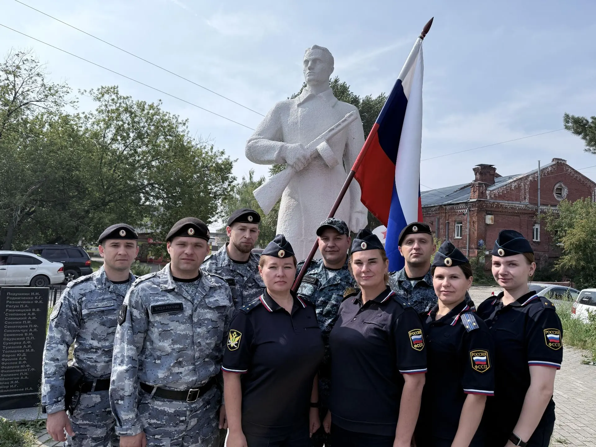 🇷🇺 Накануне Дня флага поисковики вернулись из экспедиции «Вахта памяти-2026»
