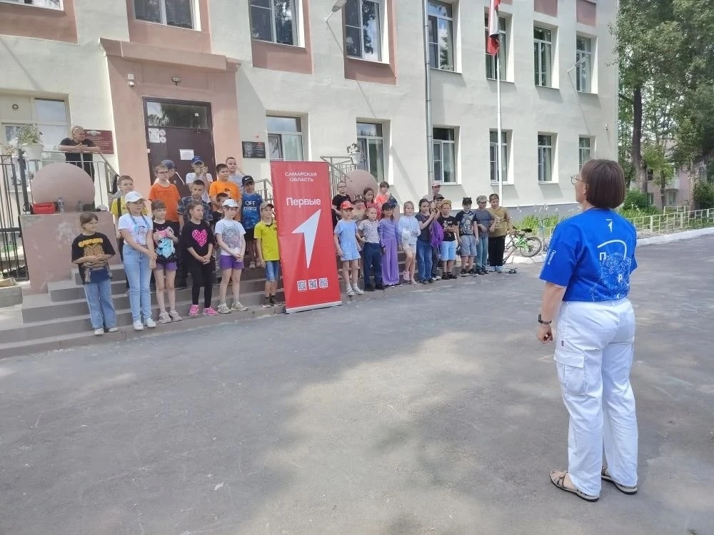 В здоровом теле - здоровый дух! 

Специалист Движения Первых Е.В. Бондаренко знакомила ребят из 2 и 