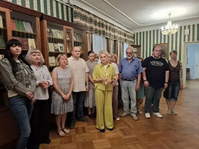 В День памяти и скорби сотрудники Орловского объединенного государственного литературно...