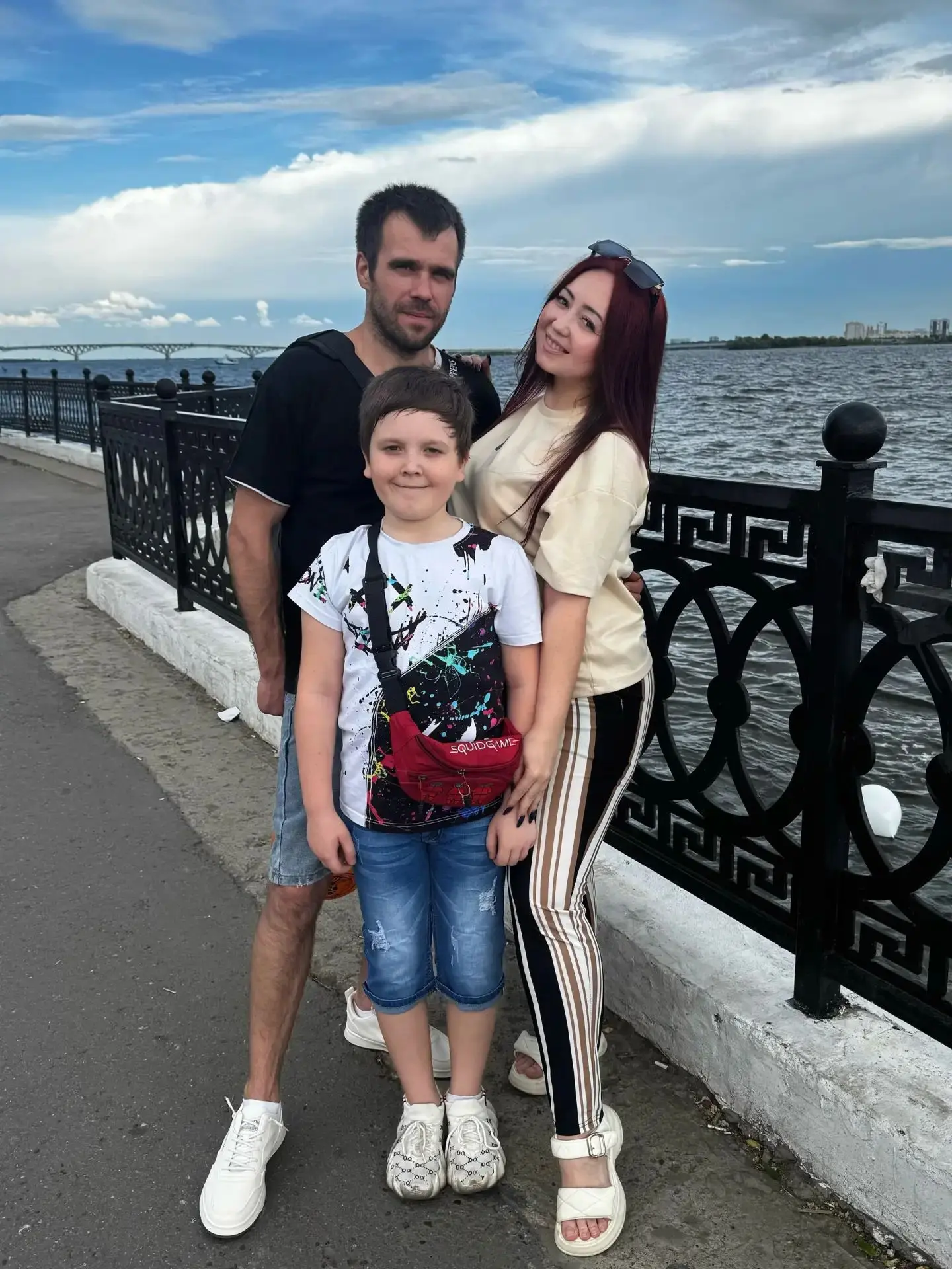 Семья Мишеневых (5 б класс) принимает участие в челлендже «Семья в кадре».
#лицей4семьявкадре