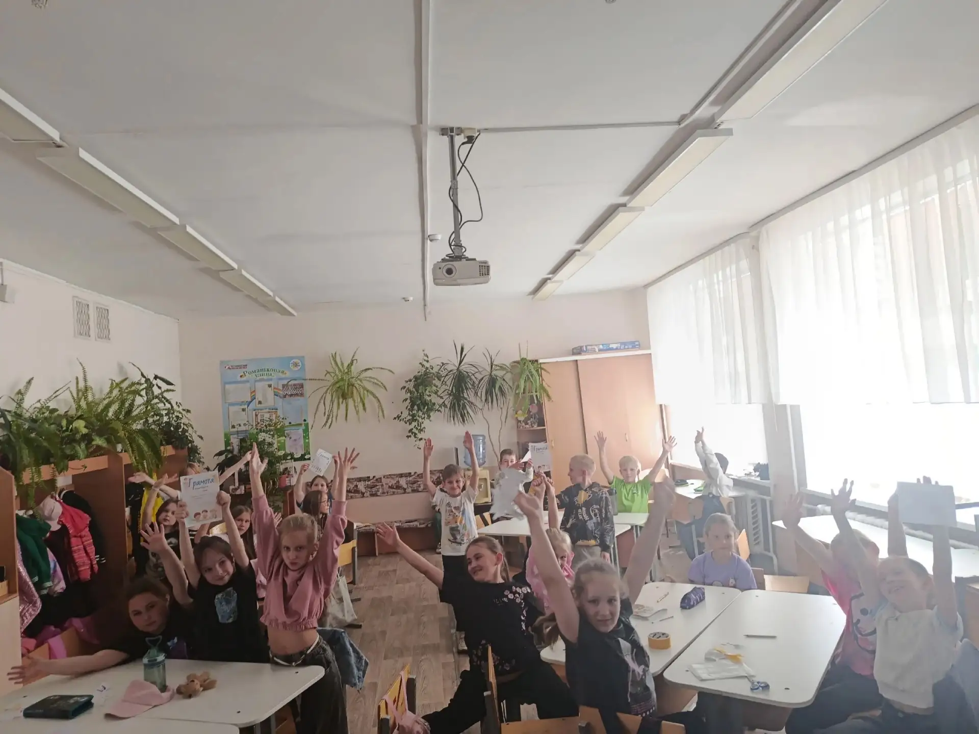 ПРОЛЕТЕЛИ ВЫХОДНЫЕ И МЫ СНОВА ВСТРЕТИЛИСЬ ✨

⭐ Понедельник начался с унылой погоды: небо словно прох