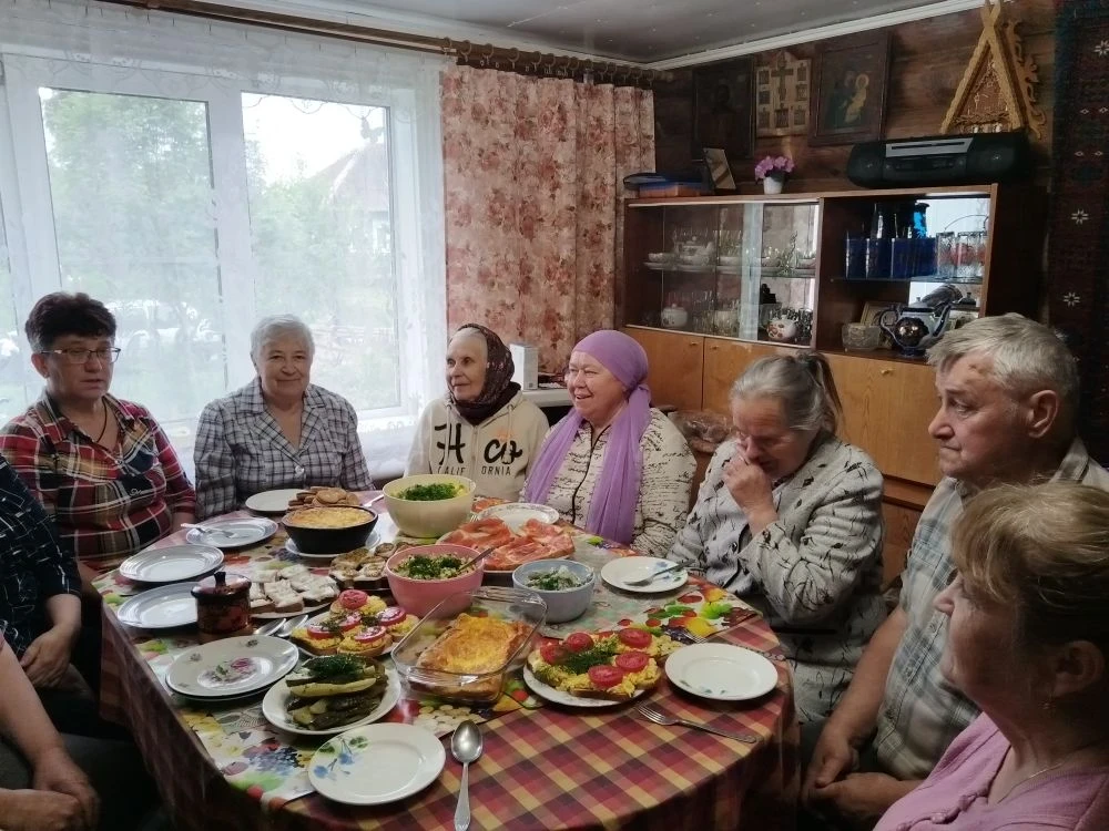 В преддверии праздника Троицы в деревне Ключищи состоялось душевное гуляние, объединивш...