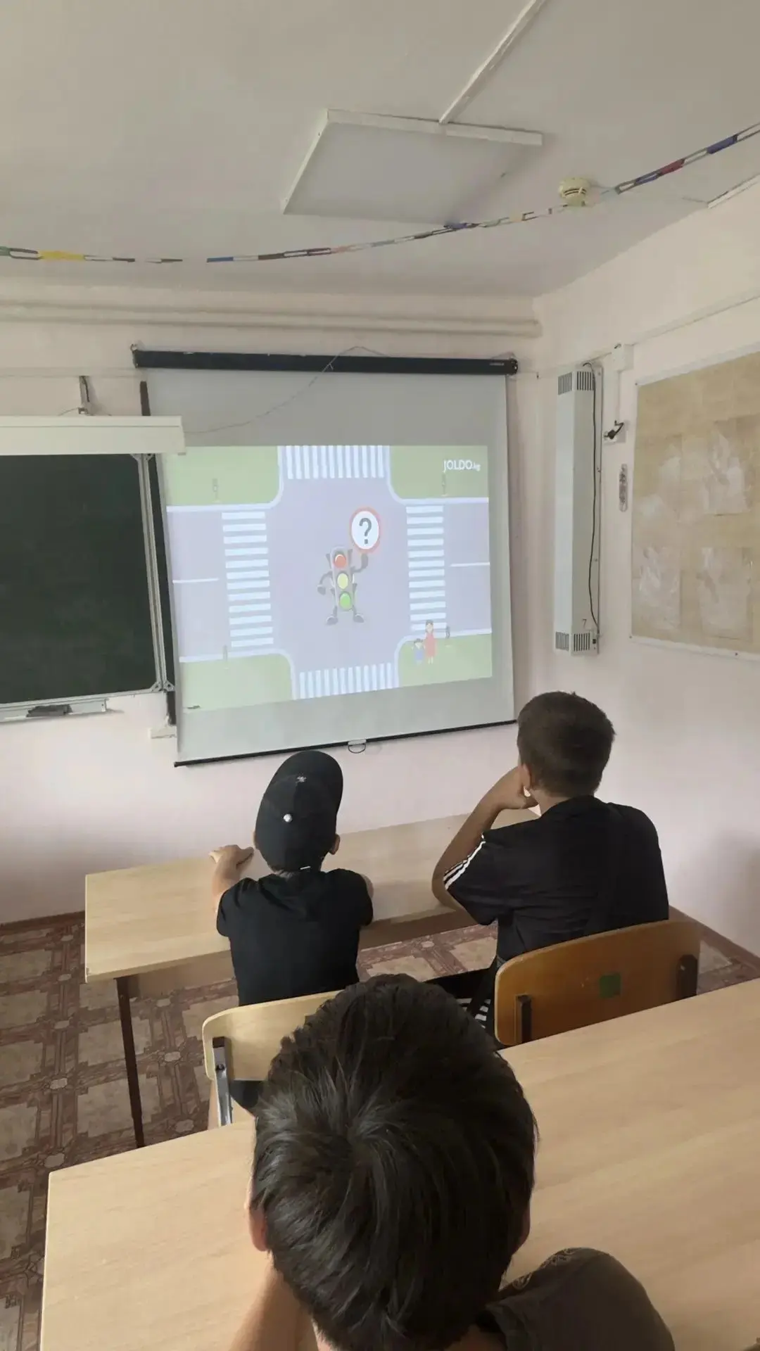 «Виртуальный тренажёр» в действии
15 июля отряд ЮИД «Весёлый светофор» из МБОУООШ № 16 провёл практи