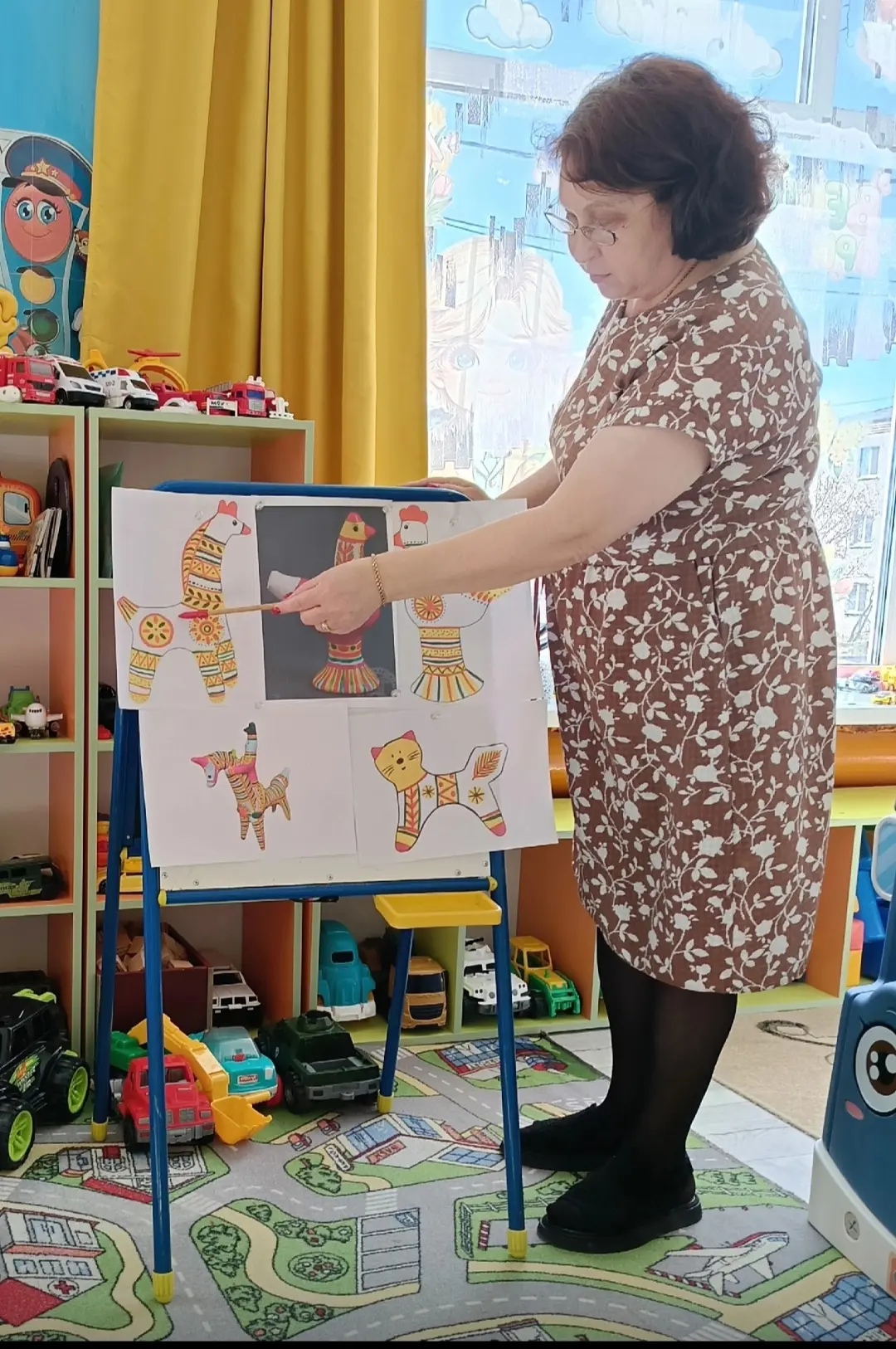 🎨В младшей группе прошло увлекательное занятие, посвящённое знакомству с филимоновской...