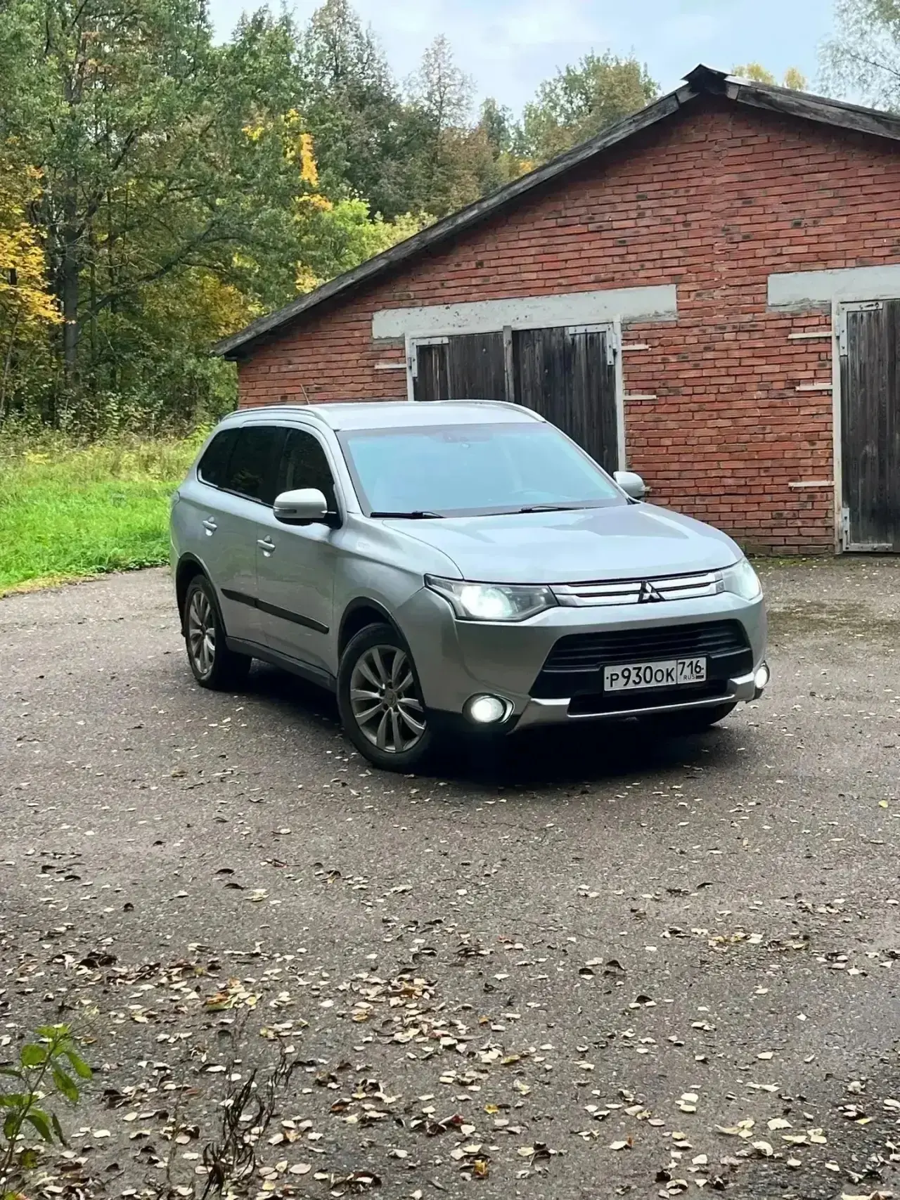 Mitsubishi Outlander 2014 года выпуска, с двигателем 2,4 литра.