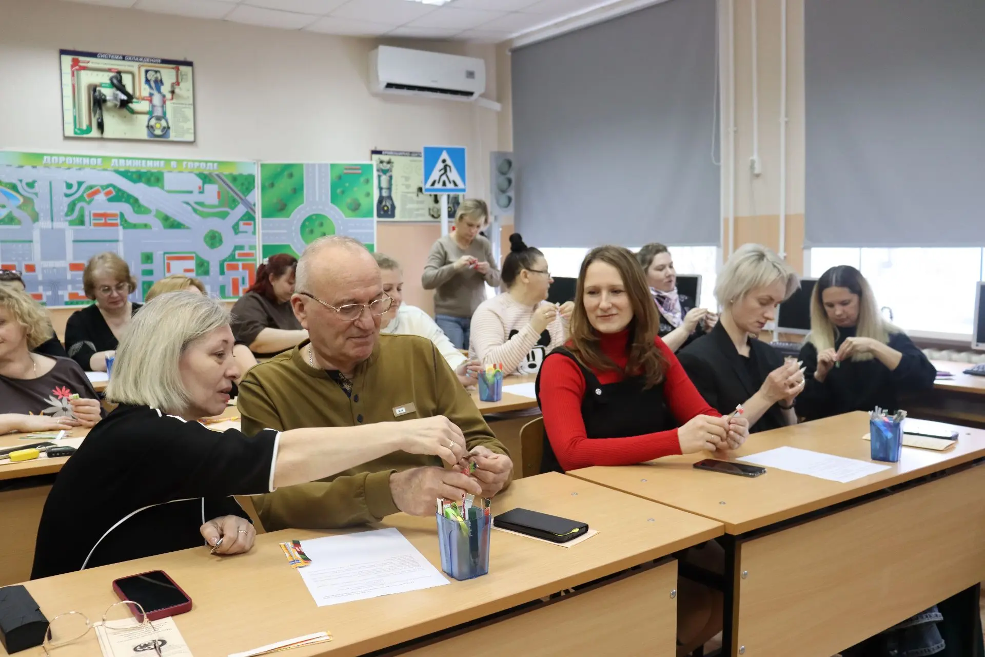 🙋Родители школьников попробовали себя в роли организаторов экологической акции    В центре «ЭкоСфера