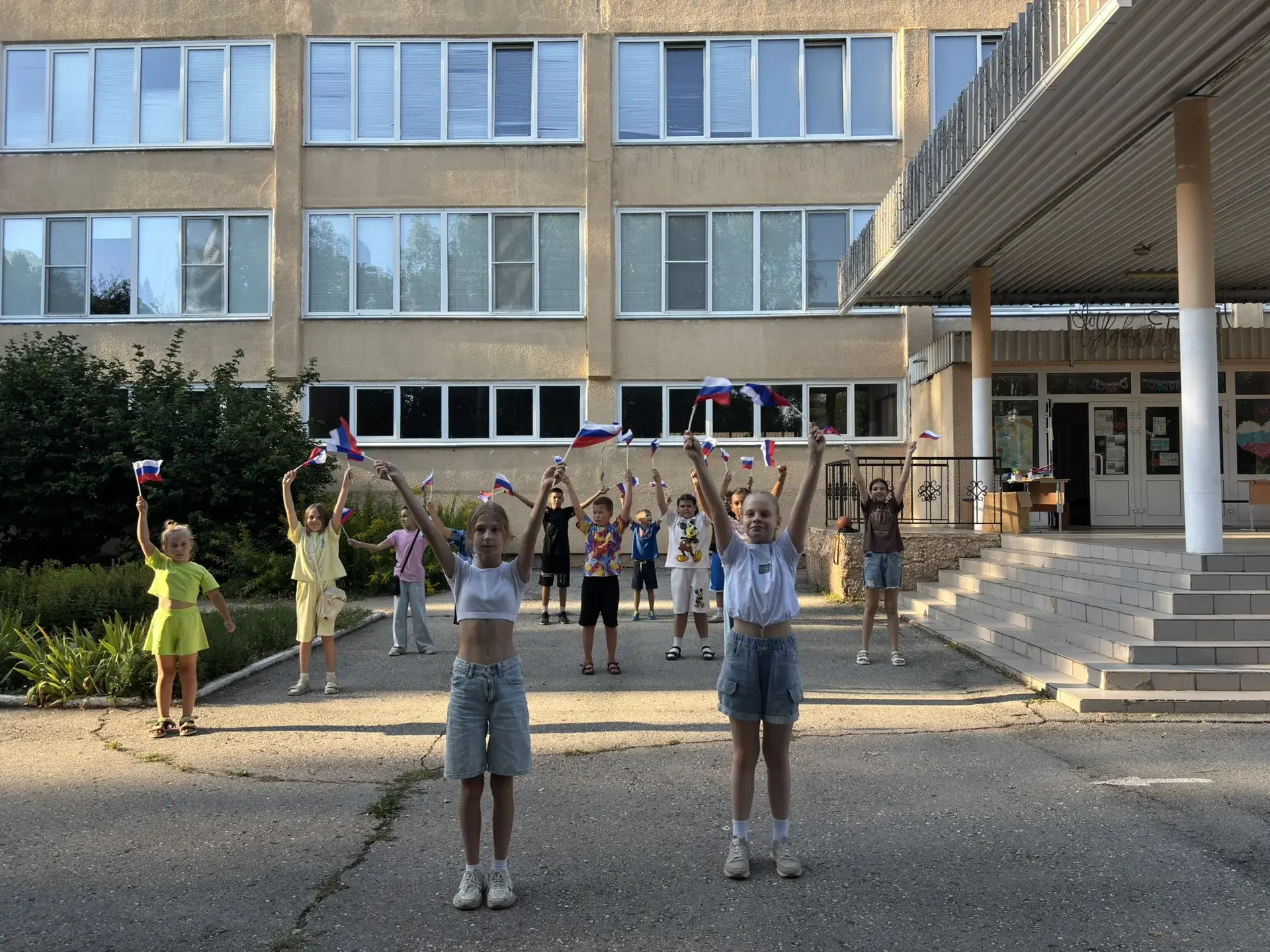 20 августа мероприятия в рамках вечерней занятости в МАОУ Лицей №2 начались с акции «По...