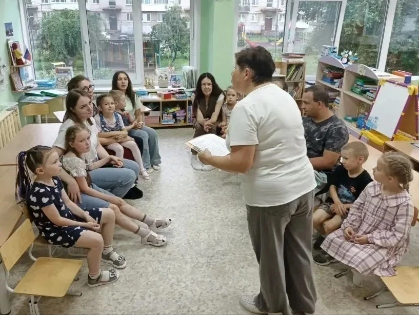 В старшей группе совместно с родителями прошёл КВН "Книга наш друг". 📚

Участвовали команды: "Знайк