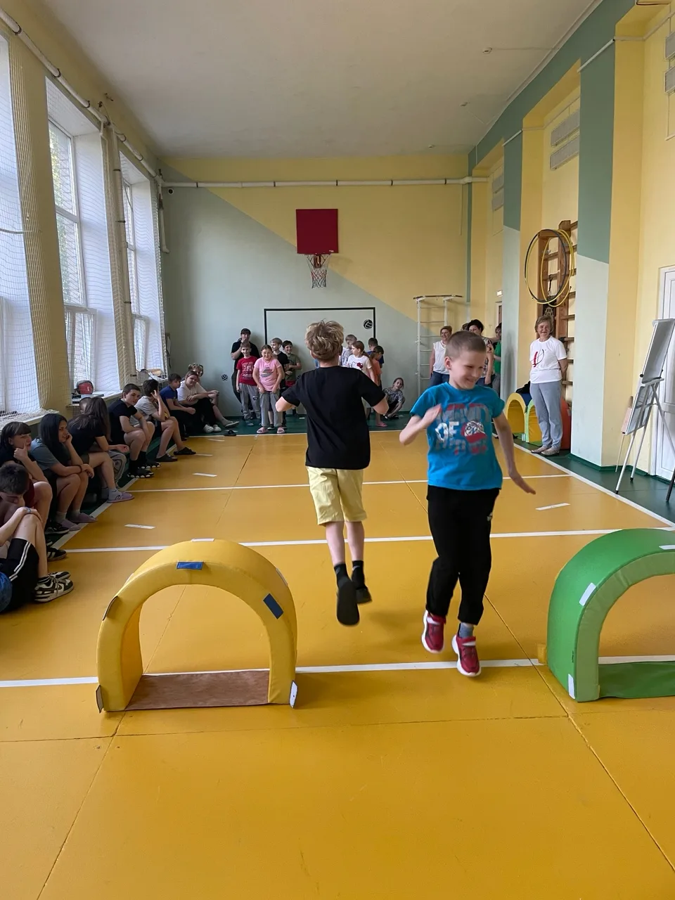 Увлекательное игровое мероприятие «Игры народов России» для младших классов прошло 21 м...