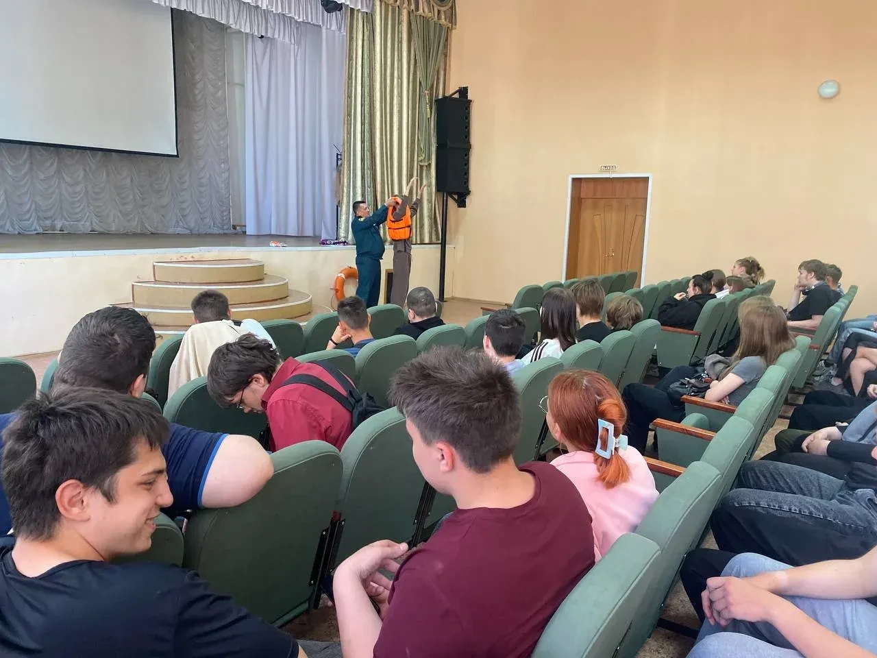 💥Инспектор МЧС провёл для студентов познавательную беседу о правилах безопасного повед...